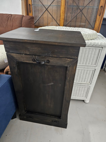 Trash bin