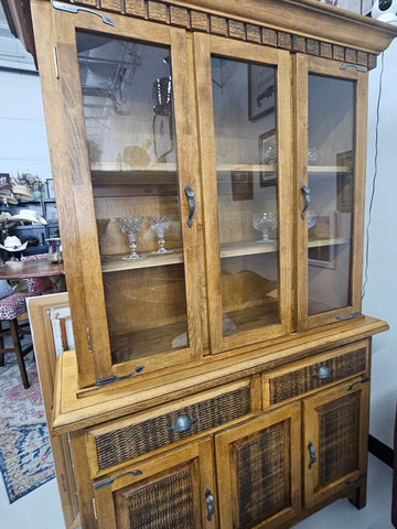 Dinning hutch